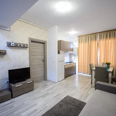 Belle Summerland Mamaia